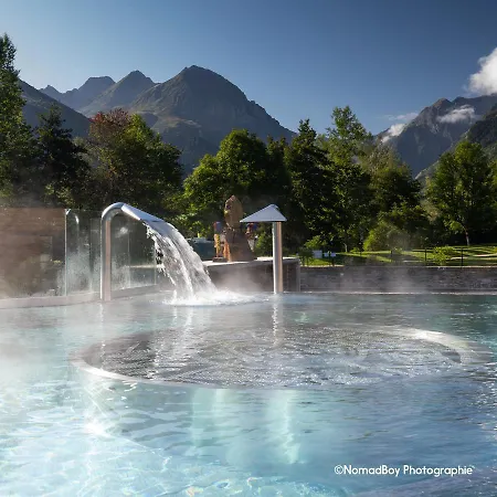 Pour 8 Personnes Au Pied Des Montagnes Génos